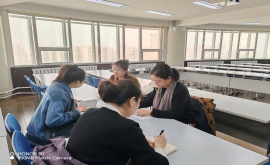 2.朝阳区总工会工资协商指导员及湖西街道工会工作人员到访俄罗斯专享会294VIP官方网站集团（图片左下角水印p掉）_副本.jpg