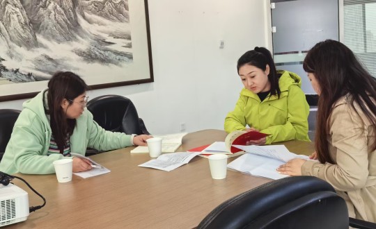 1.区社工部莅临俄罗斯专享会294VIP官方网站集团党委考察调研_副本.jpg