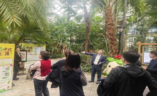 17.长春市教科文卫体工会主席闻凤学带队10所高校主席莅临酒店公司实地调研、座谈_副本.jpg